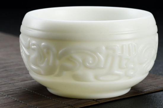 瓷白玉是碳酸盐玉