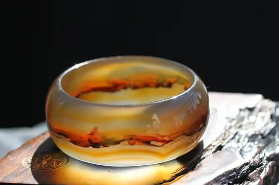 戴红玛瑙有什么寓意